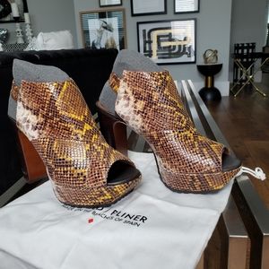 Donald Pliner Shoes